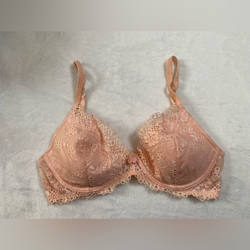 Victoria’s Secret Pink Lace Bra Size 36C‎